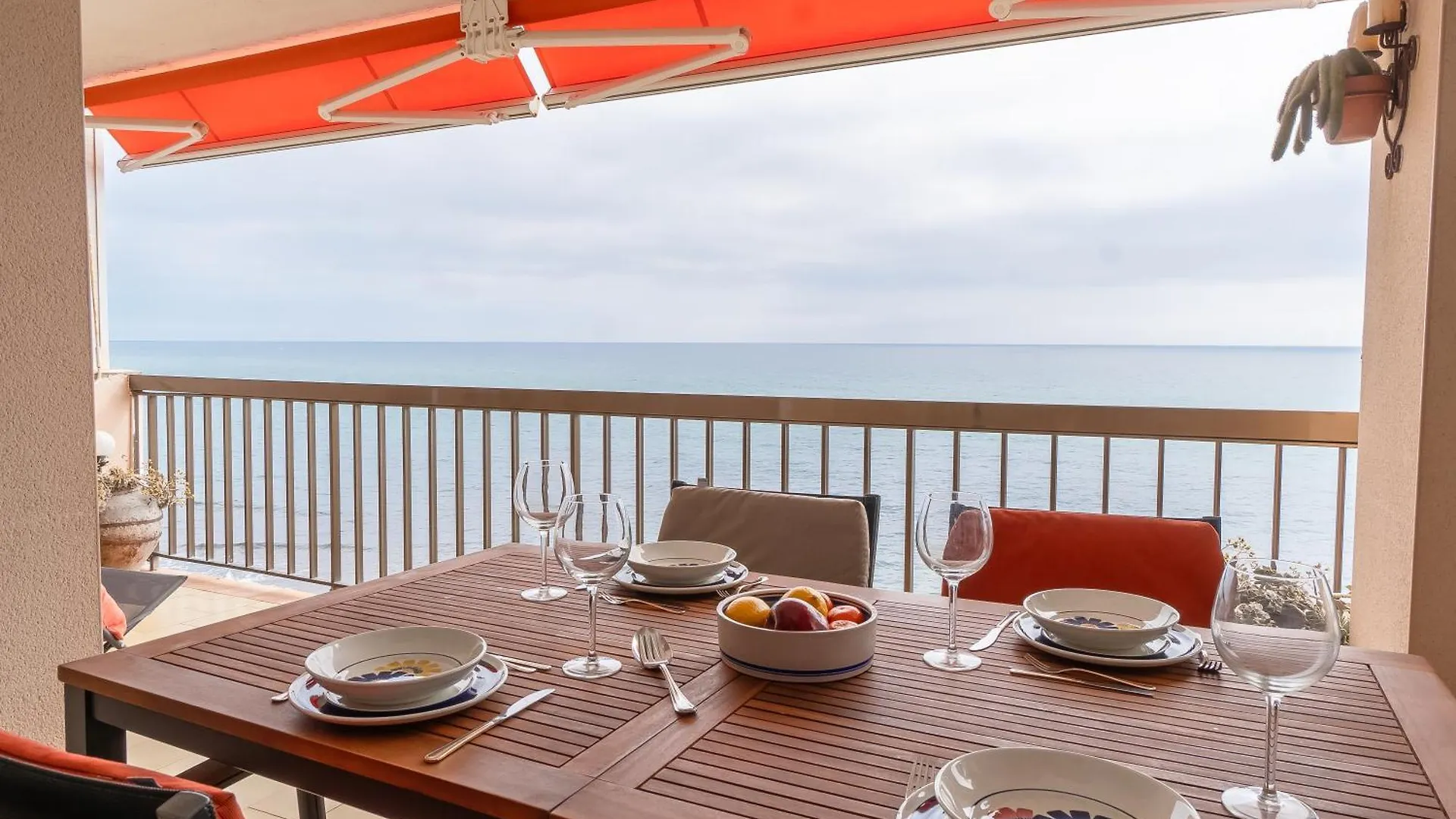 Piso Con Vista Increible Al Mar Apartment Sant Andreu de Llavaneres Spain